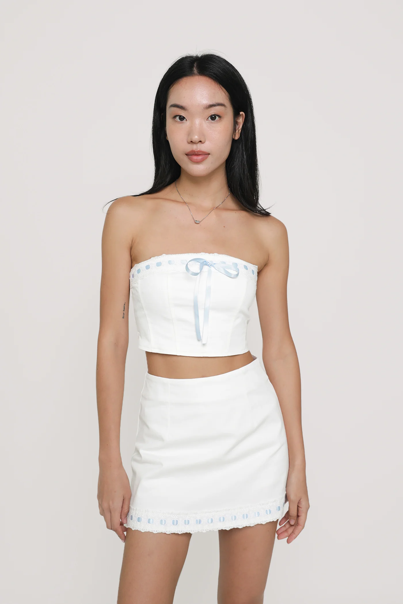 Anne Ribbon Embroidery Tube Top - Image 15