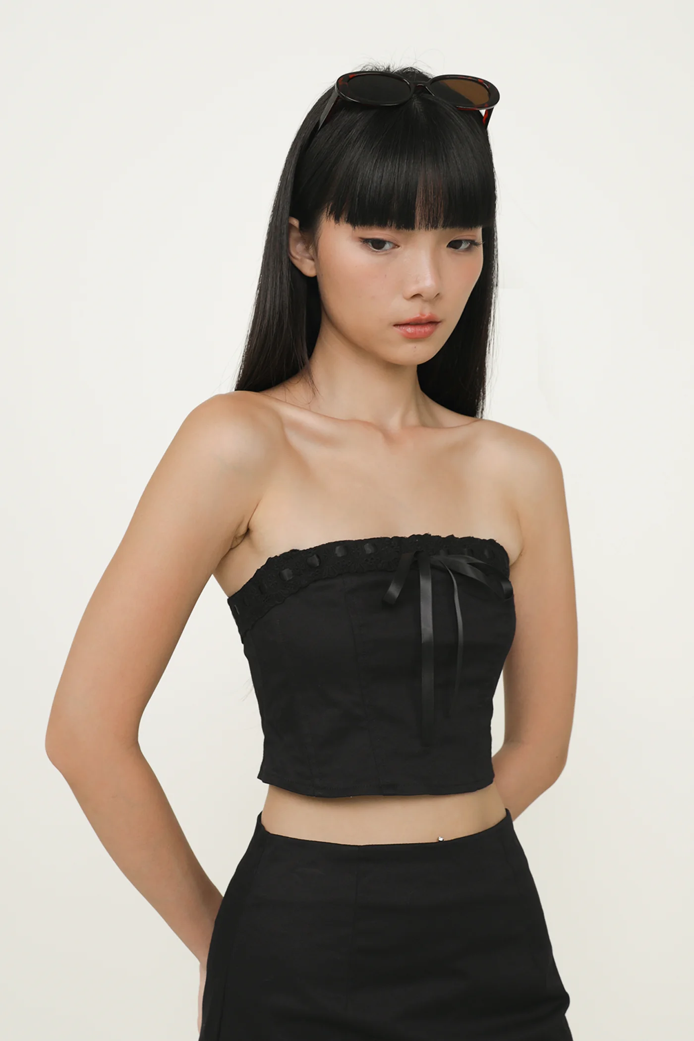 Anne Ribbon Embroidery Tube Top - Image 9