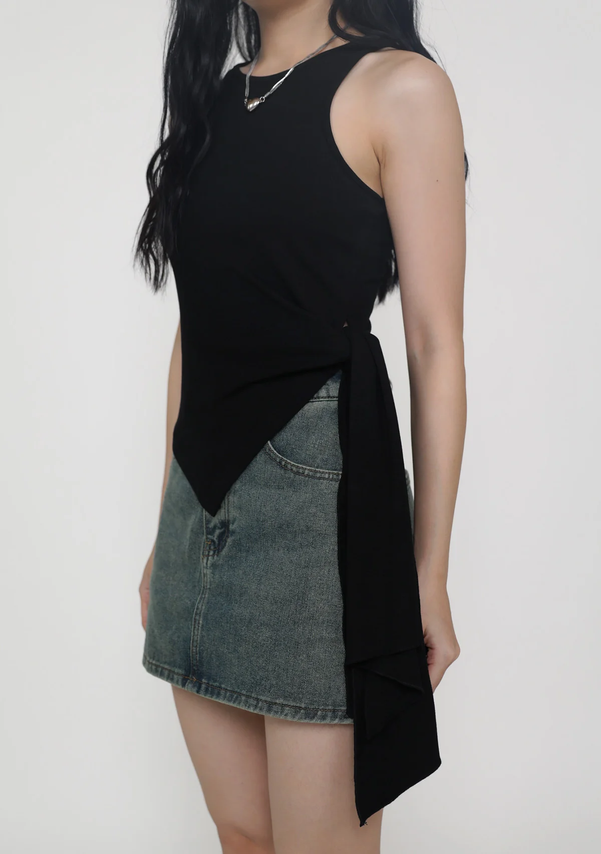 Maray Asymmetrical Knot Front Top - Image 9
