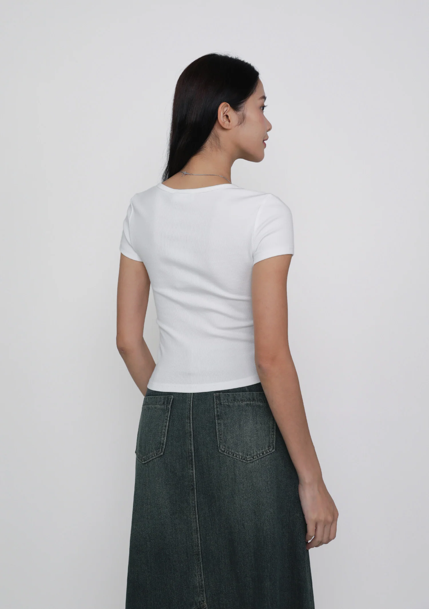 Bonnie Button Basic Top - Image 12