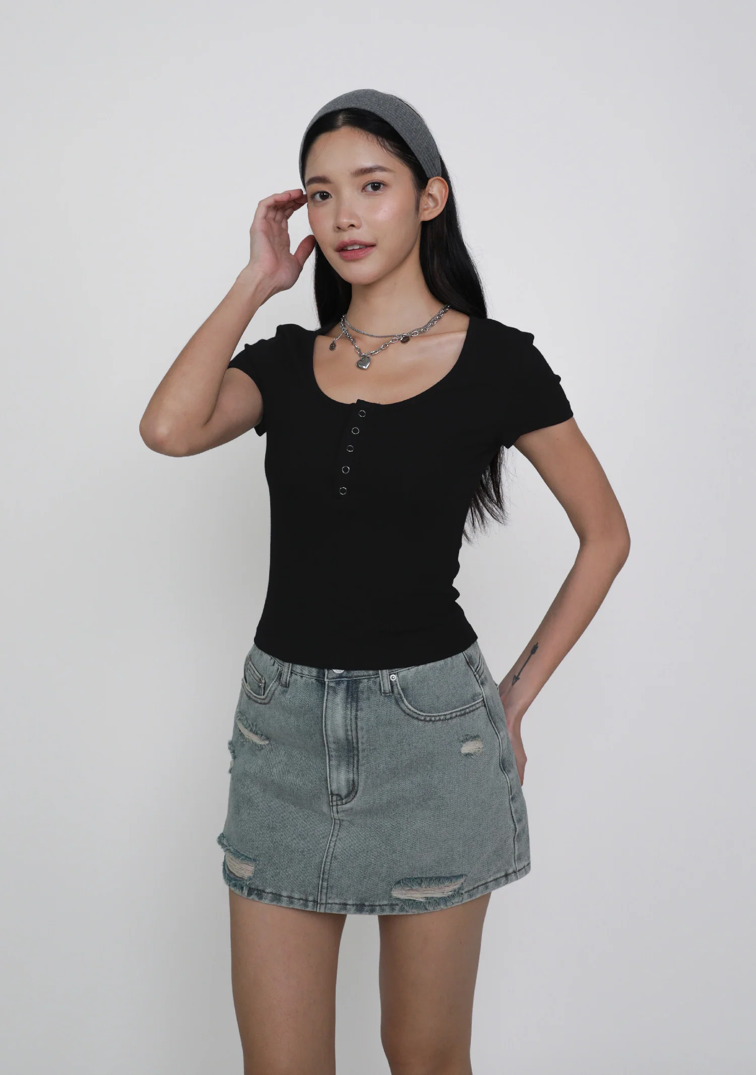 Bonnie Button Basic Top - Image 16