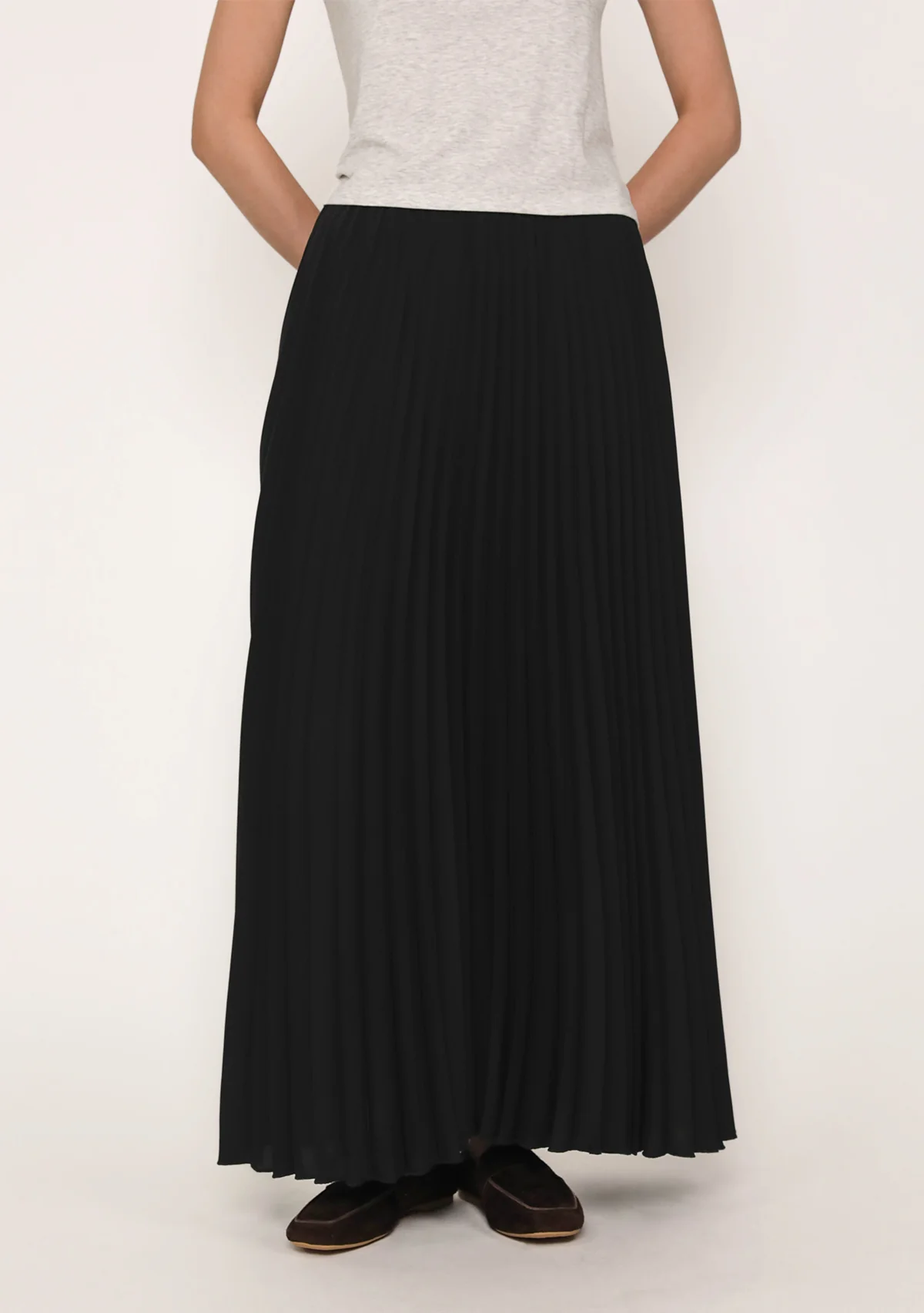 Caprina Pleated Maxi Skirt - Image 10