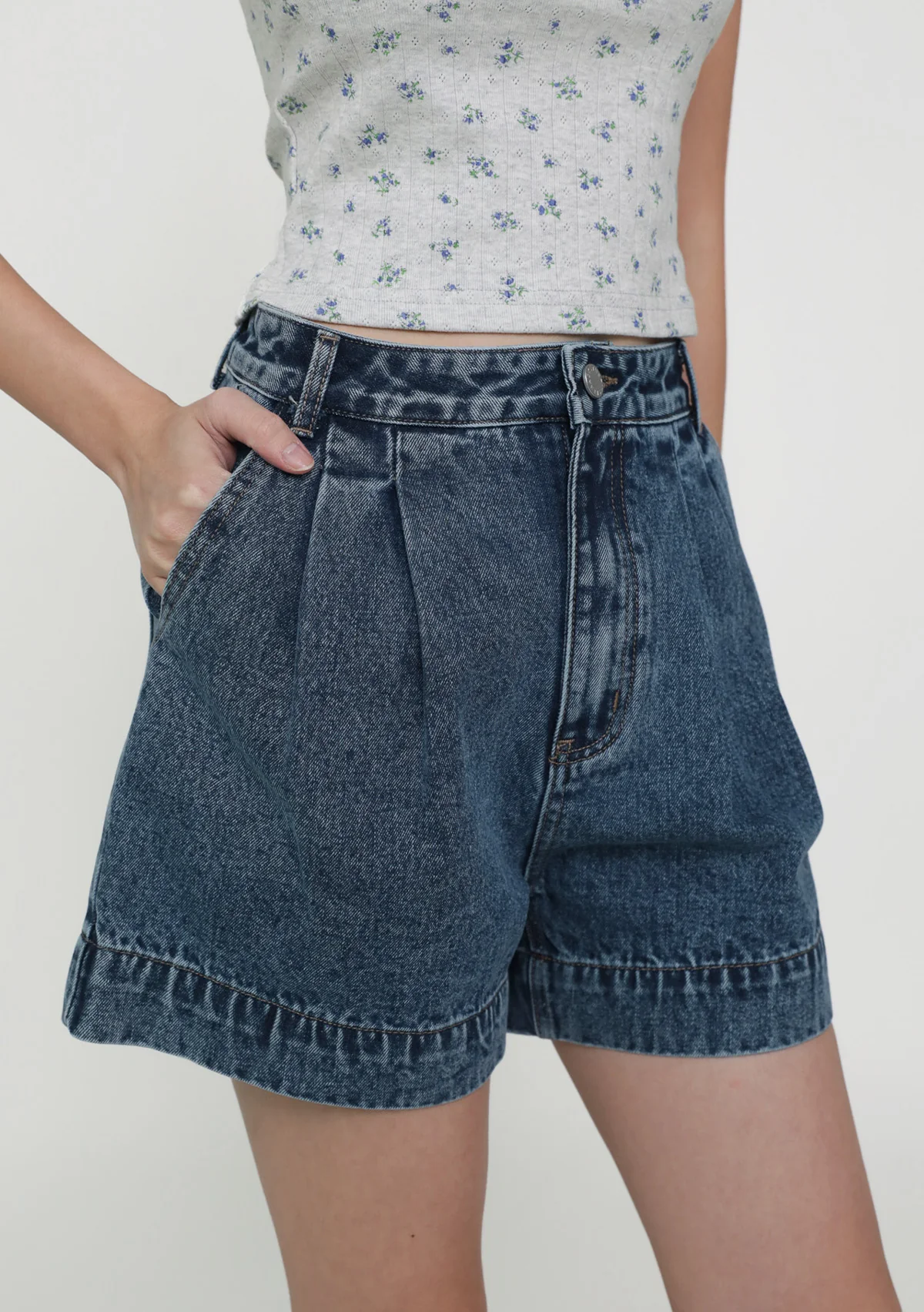 Shion Cuffed Denim Shorts - Image 5