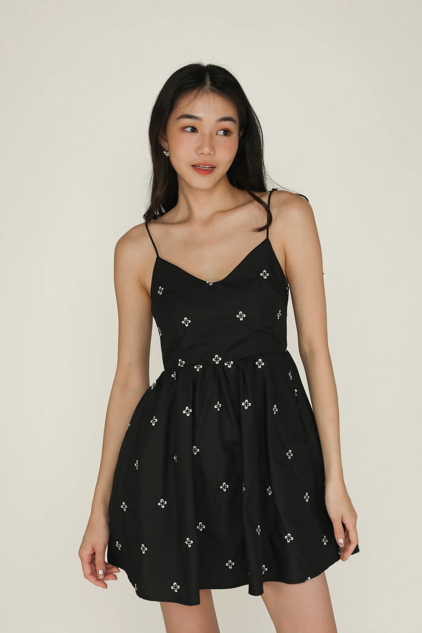 Evangeline Embroidery Romper - Image 5