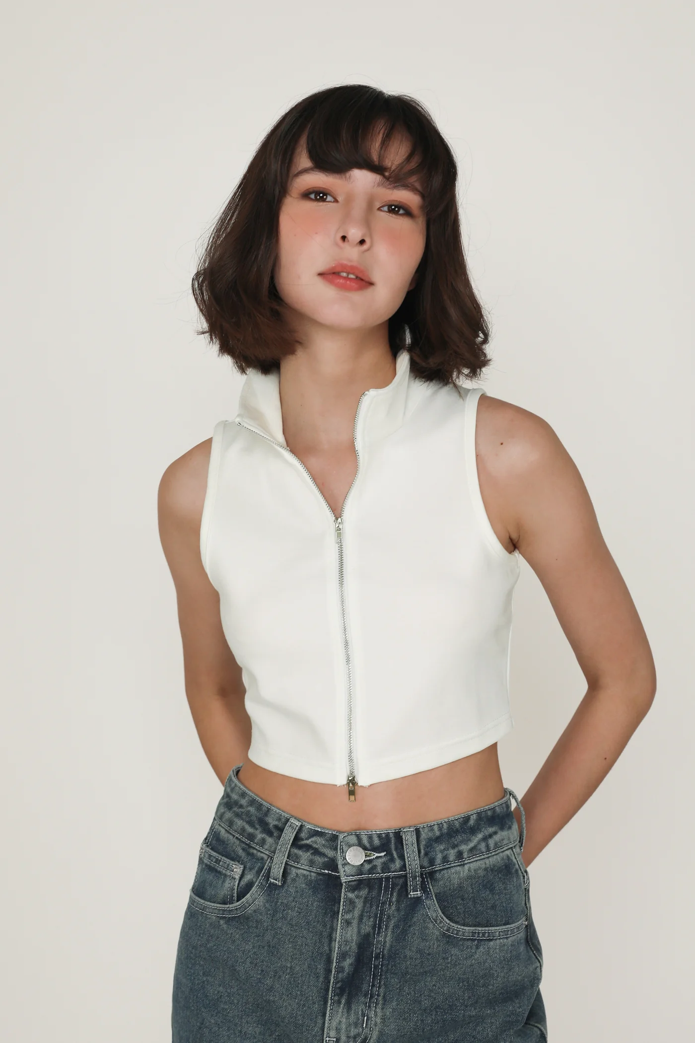 Evon Zip Up Crop Top - Image 8
