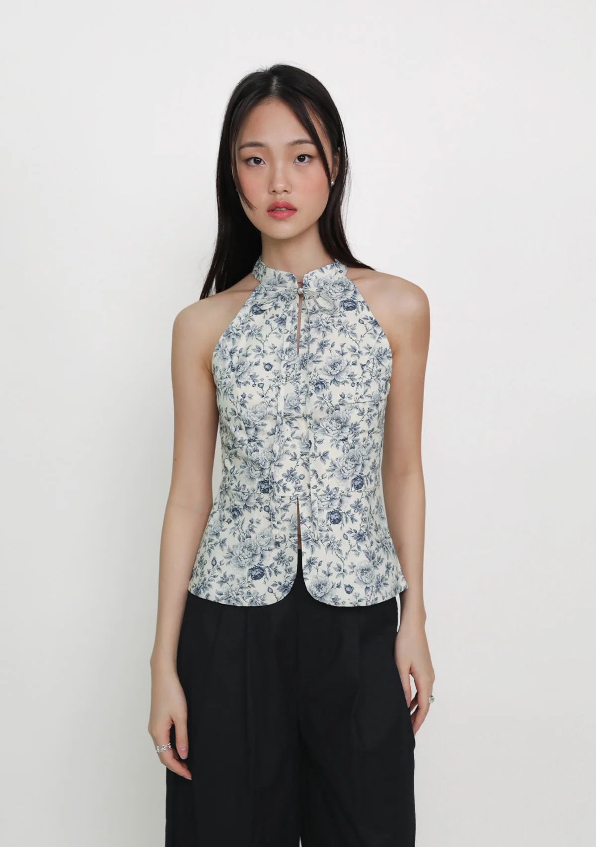 Fang Keyhole Qipao Halter Top (Floral) - Image 4