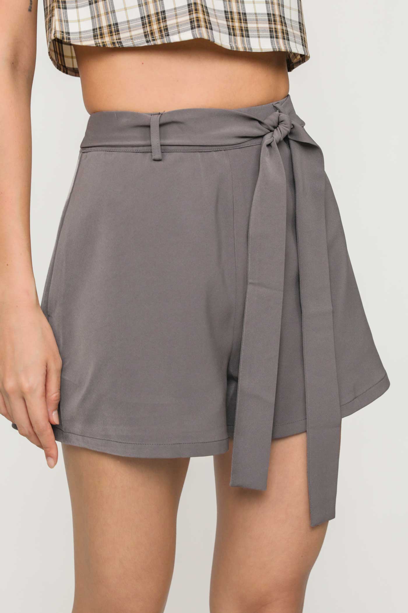 Indy Tie Front Shorts - Image 18