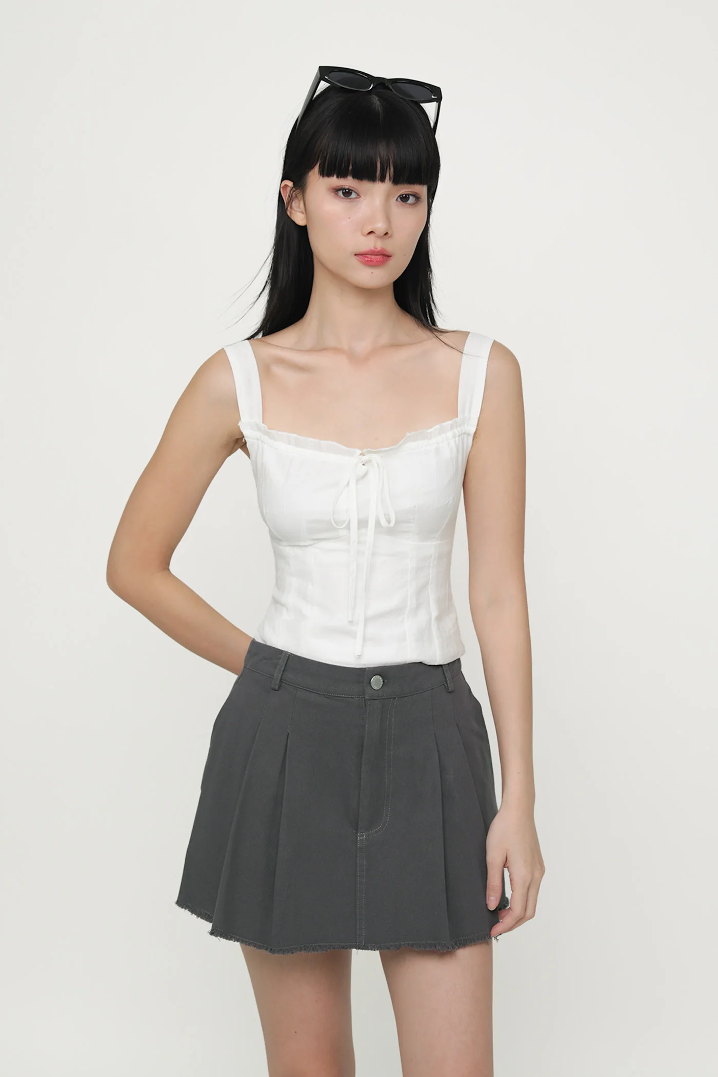 Jerry Pleated Frayed Hem Skorts