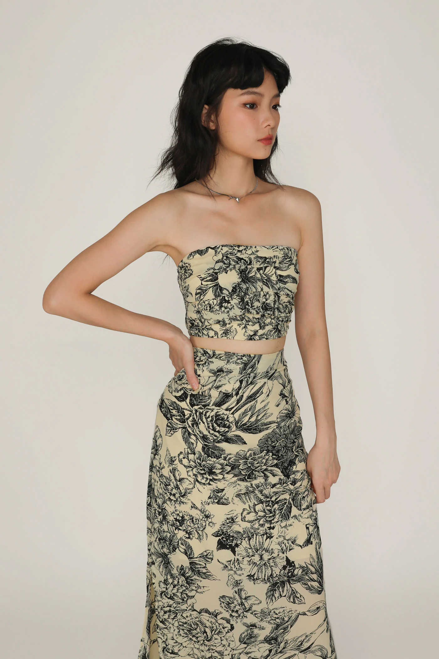 Jiselle Ruched Side Midi Skirt - Image 4