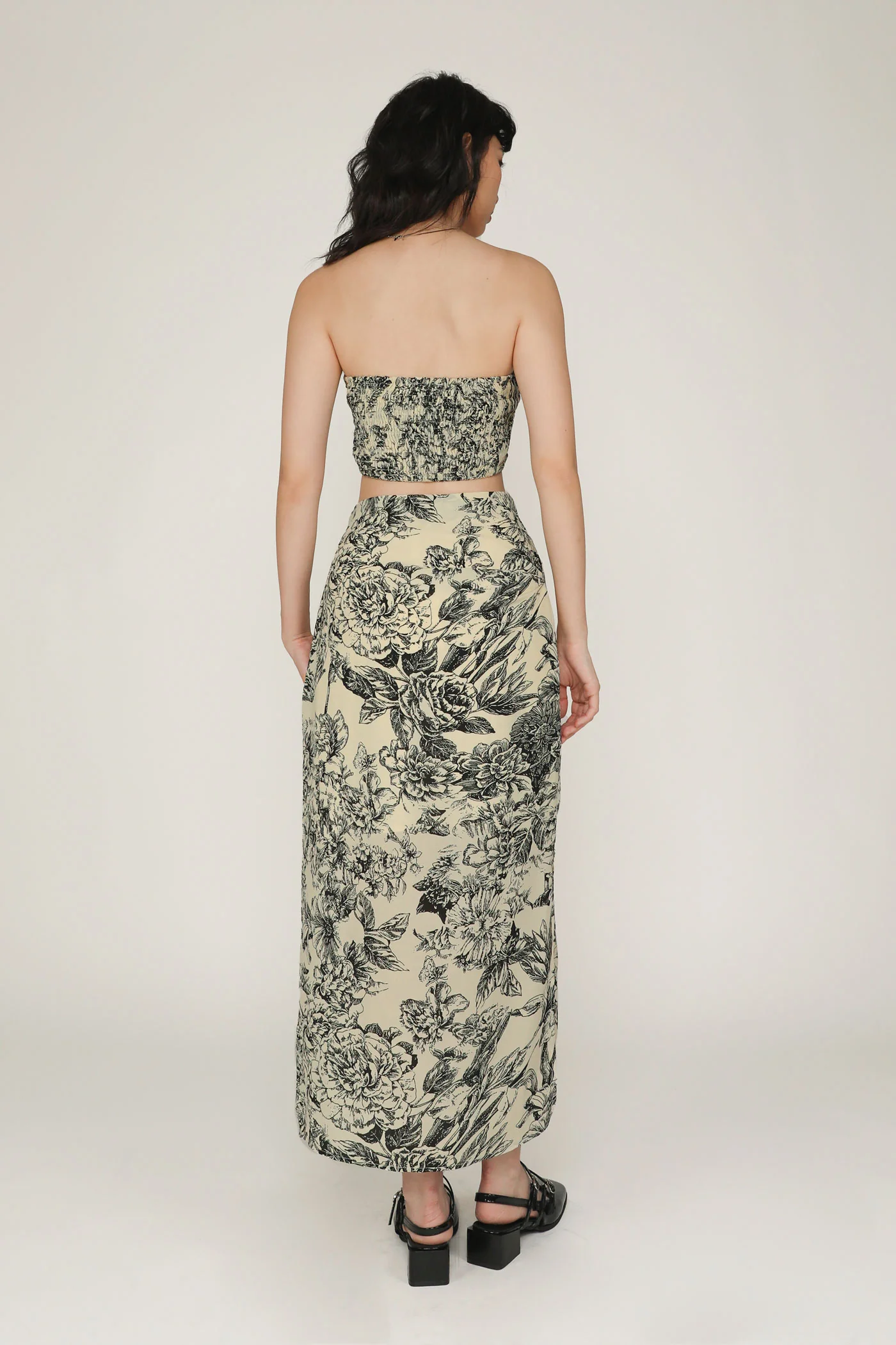 Jiselle Ruched Side Midi Skirt - Image 7