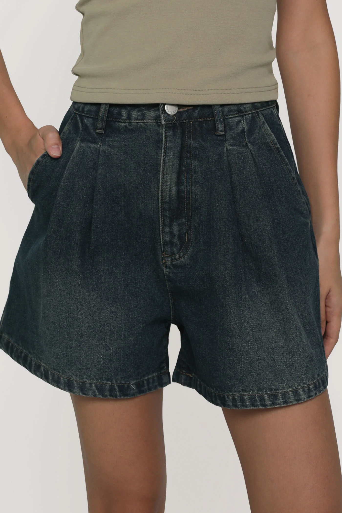 Margaret Pleated Denim Shorts - Image 5