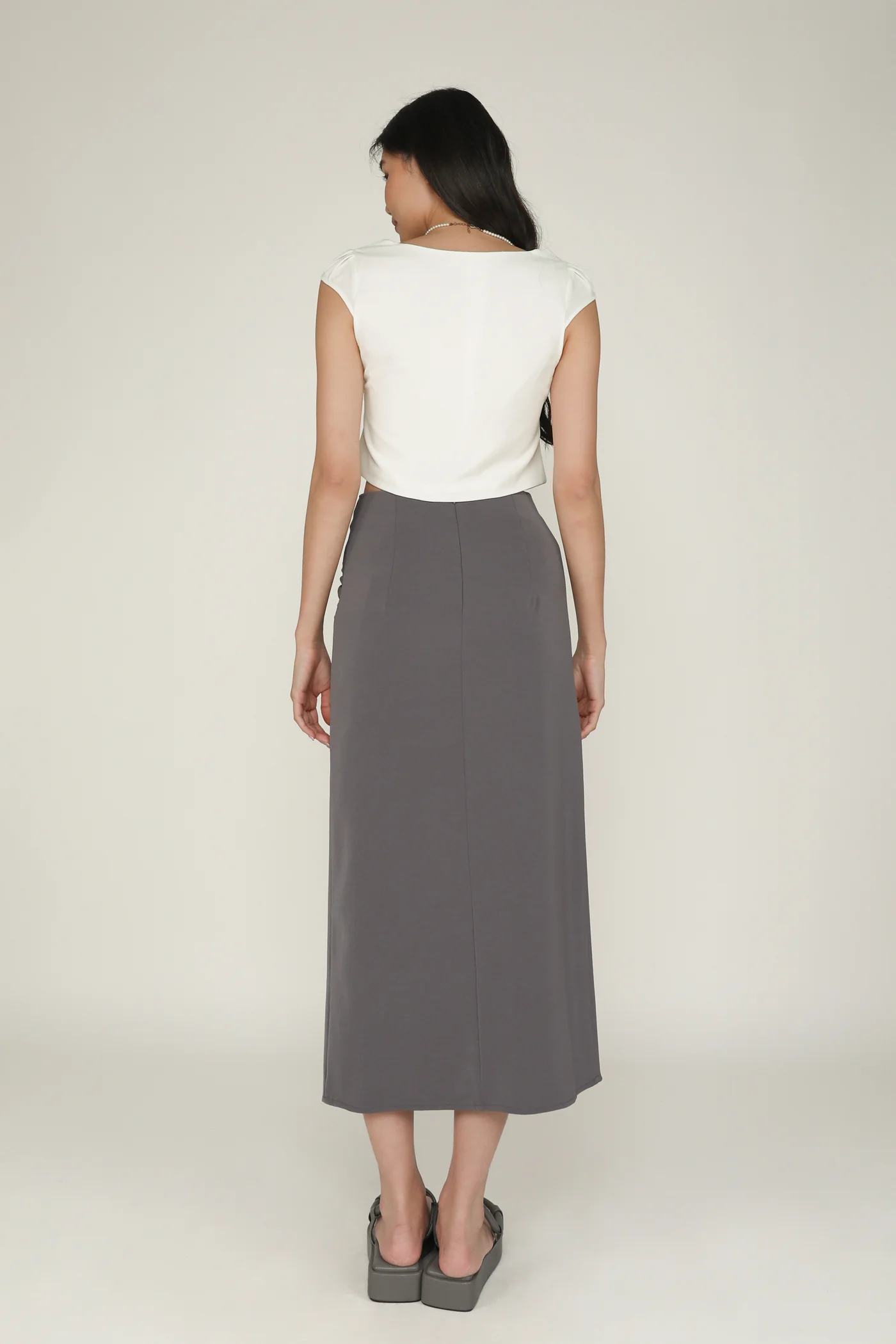 Petite Amina Ruched Side Maxi Skirt - Image 12