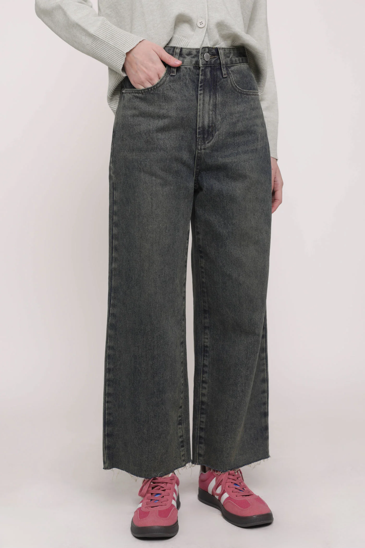 Petite Louise Frayed Hem Denim Jeans Version 2 - Image 4
