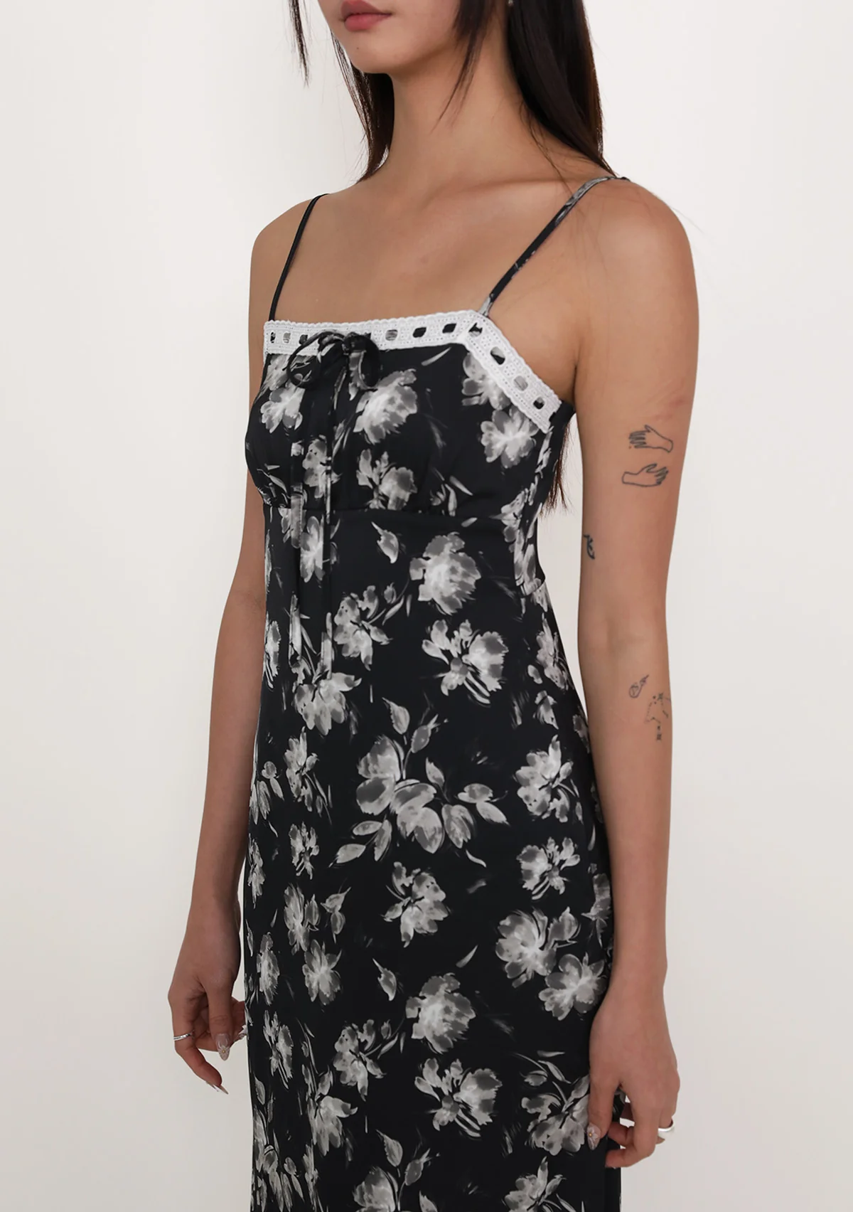 Phoebe Ribbon Padded Dress (Floral) - Image 9