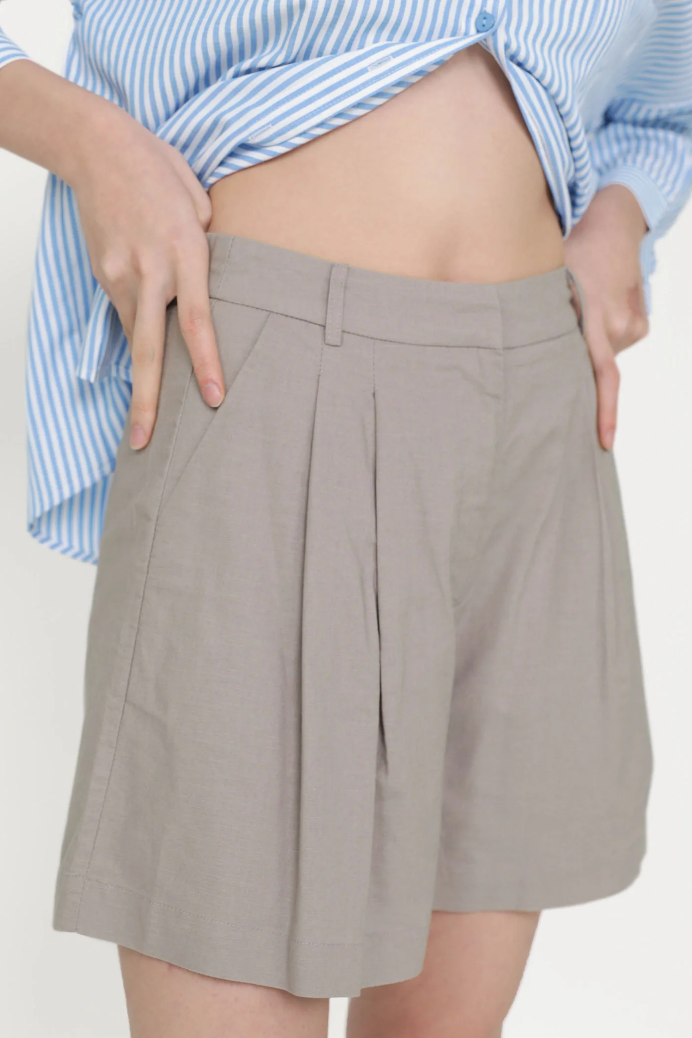 Rowley Longline Linen Shorts - Image 18